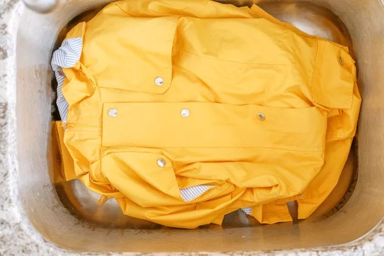 how to wash a raincoat 05