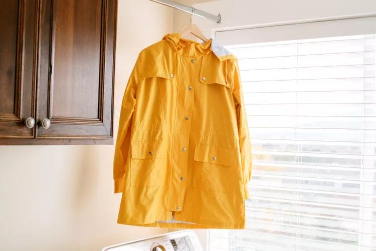 how to wash a raincoat 09